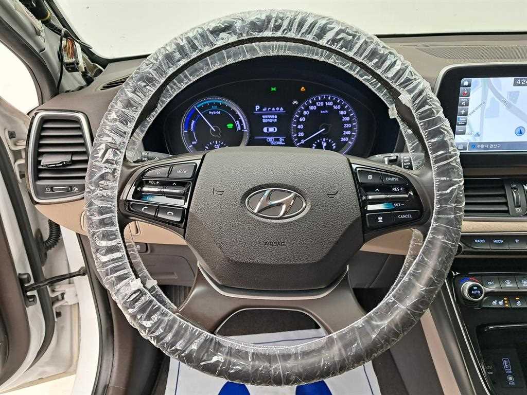 HYUNDAI Grandeur - Vista 7