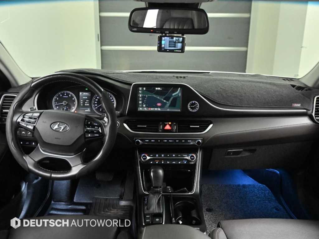 HYUNDAI Grandeur - Vista 7