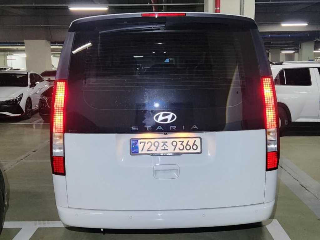 HYUNDAI Staria - Vista 2