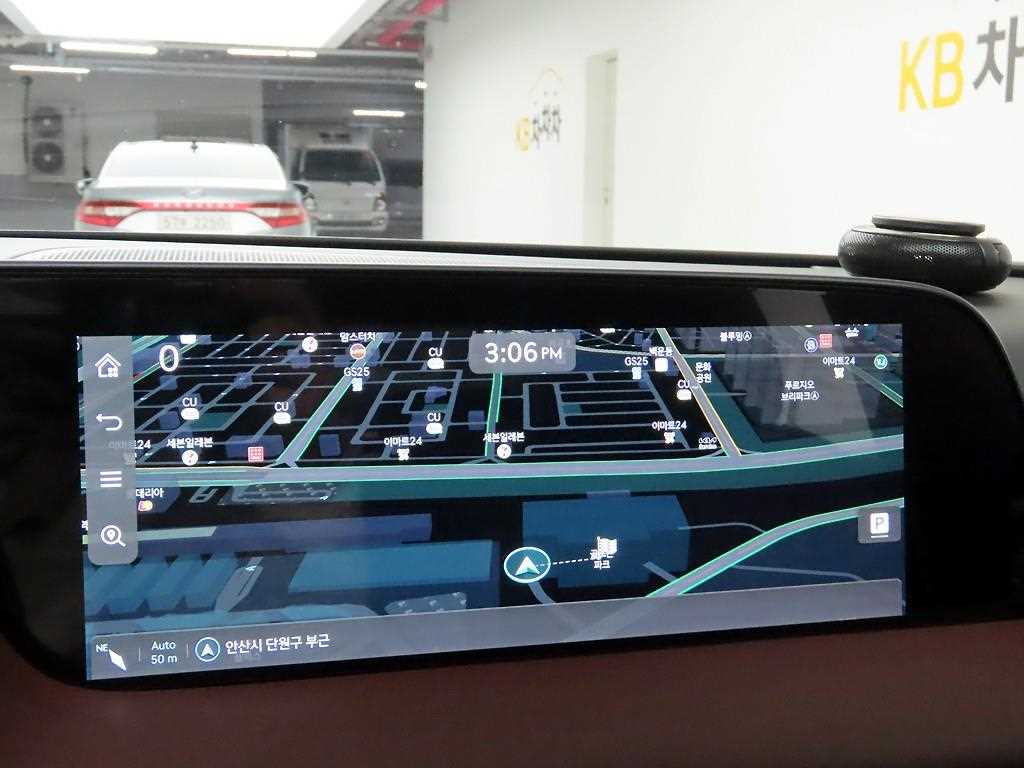 Genesis G90 - Vista 8