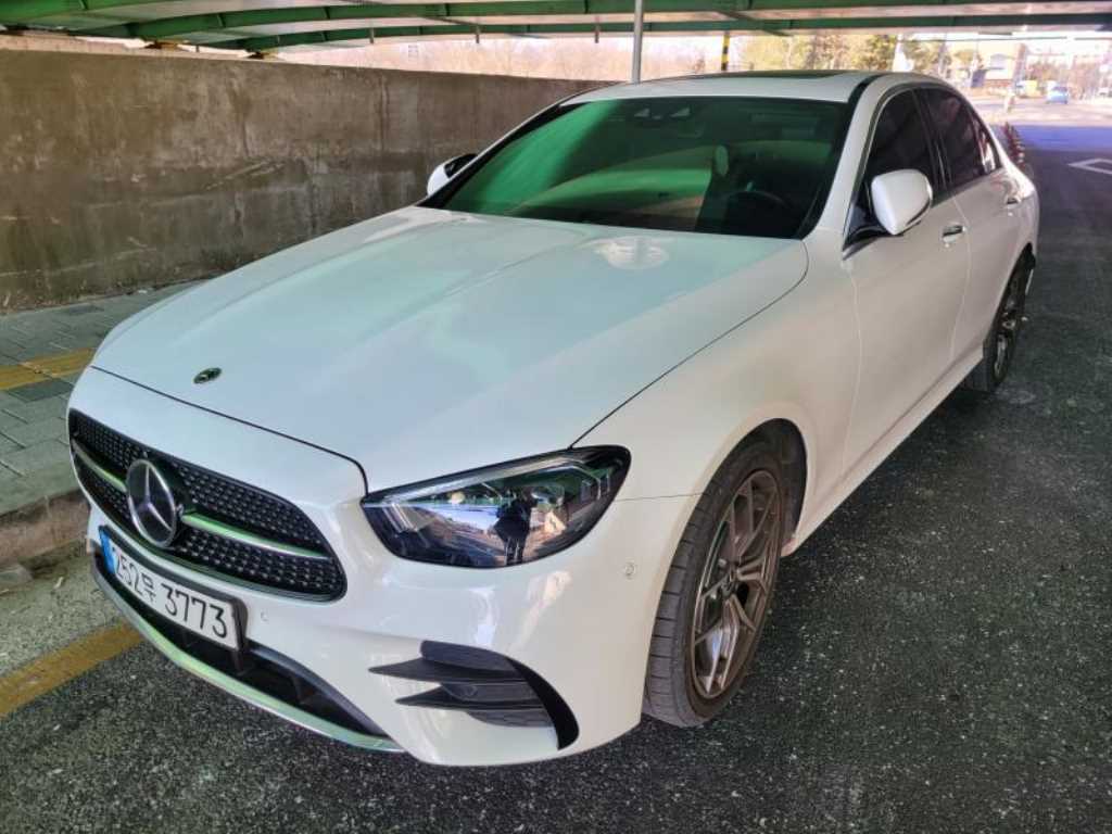 Mercedes Benz E class - Vista 8