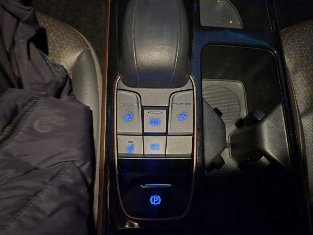 HYUNDAI Ioniq - Vista 4