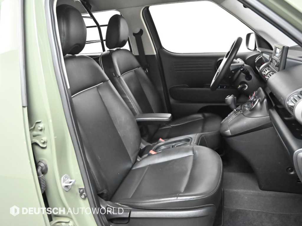 HYUNDAI Casper - Vista 10