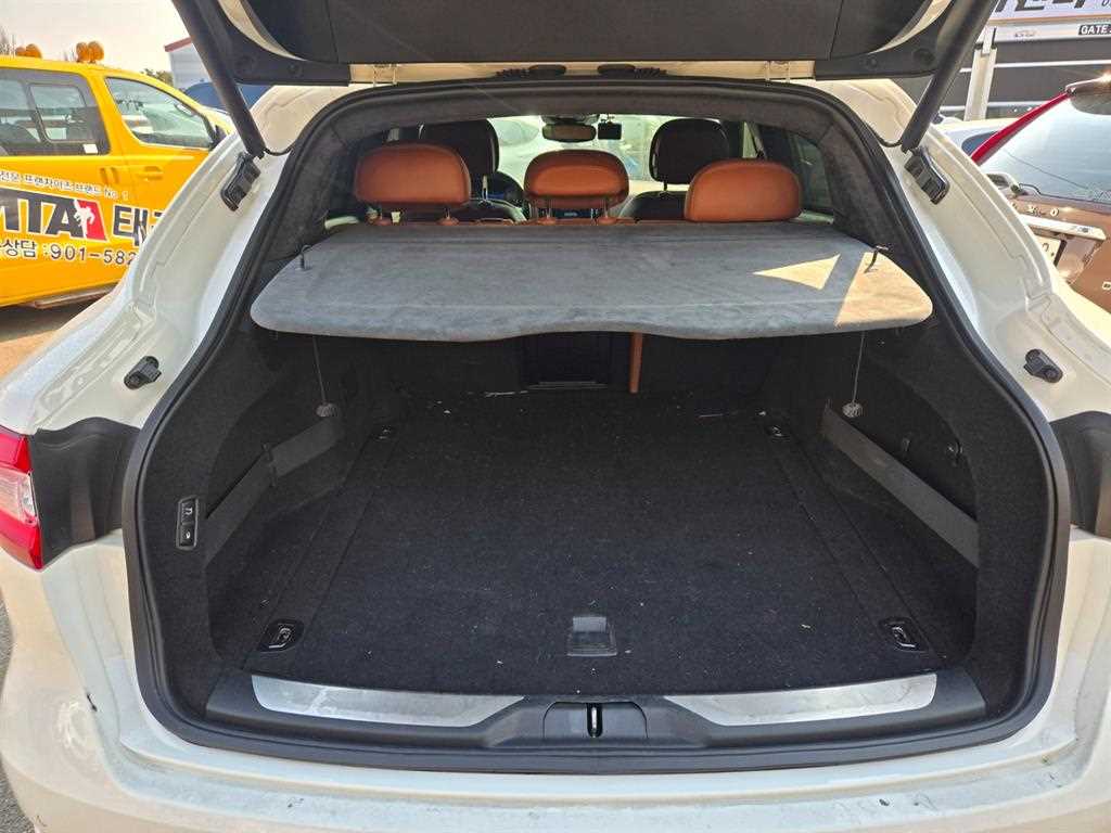 Maserati Levante 2017 Blanco - Importación desde Corea - HF Imports Iquique - Foto 17