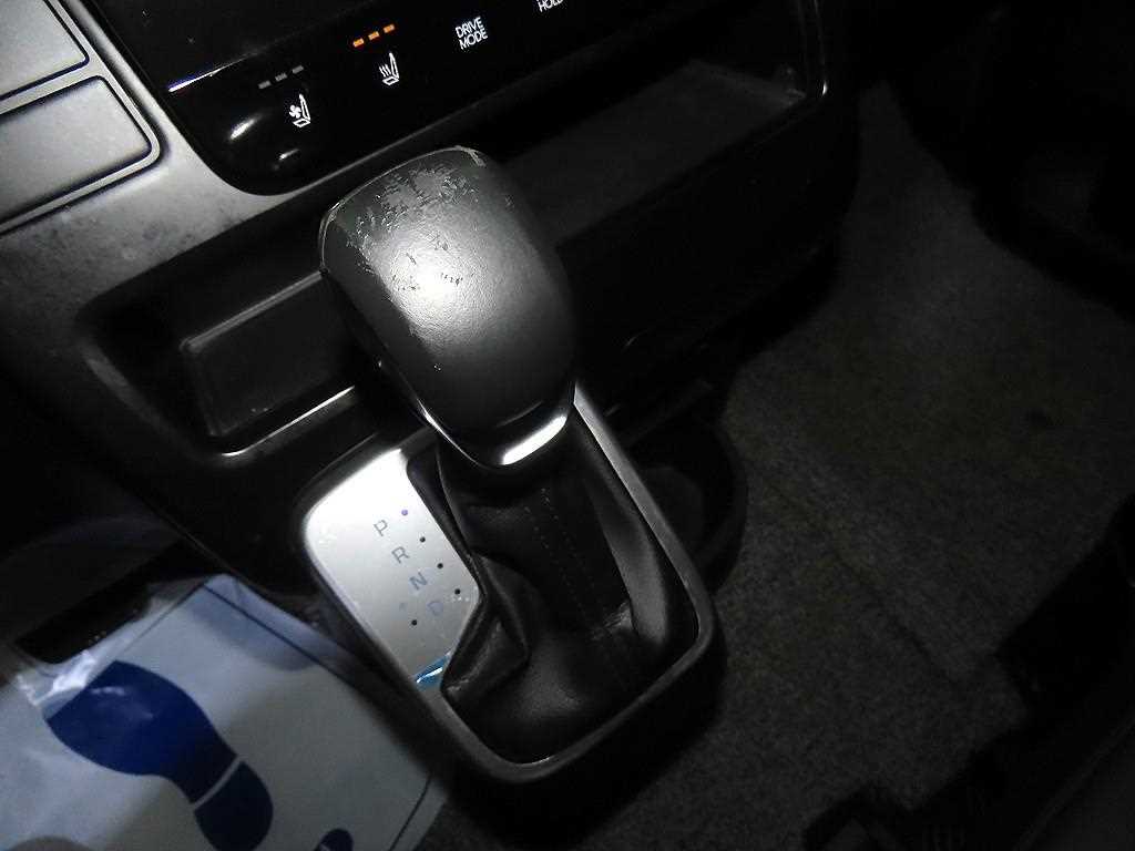 HYUNDAI Staria - Vista 12