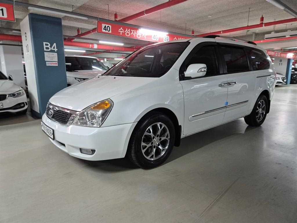 KIA Carnival 2013 Blanco - Importación desde Corea - HF Imports Iquique - Foto 1