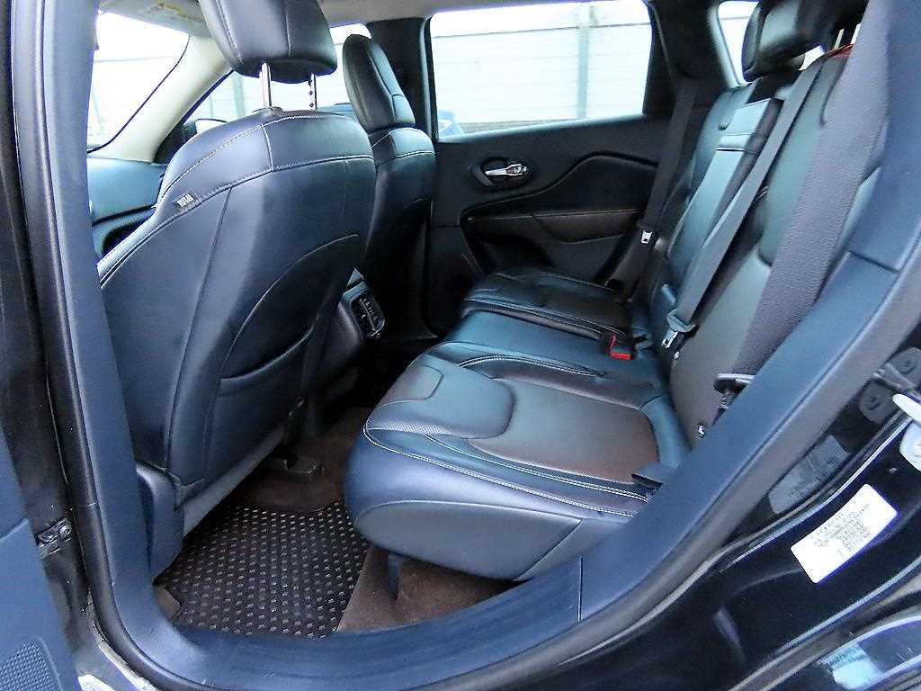 Jeep Cherokee - Vista 6