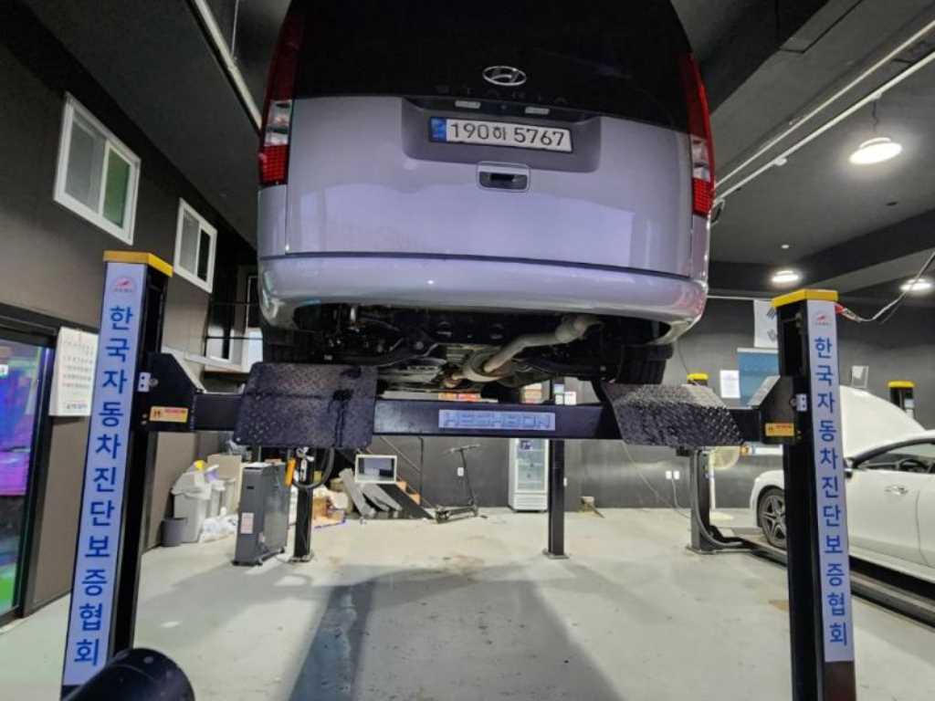 HYUNDAI Staria - Vista 2