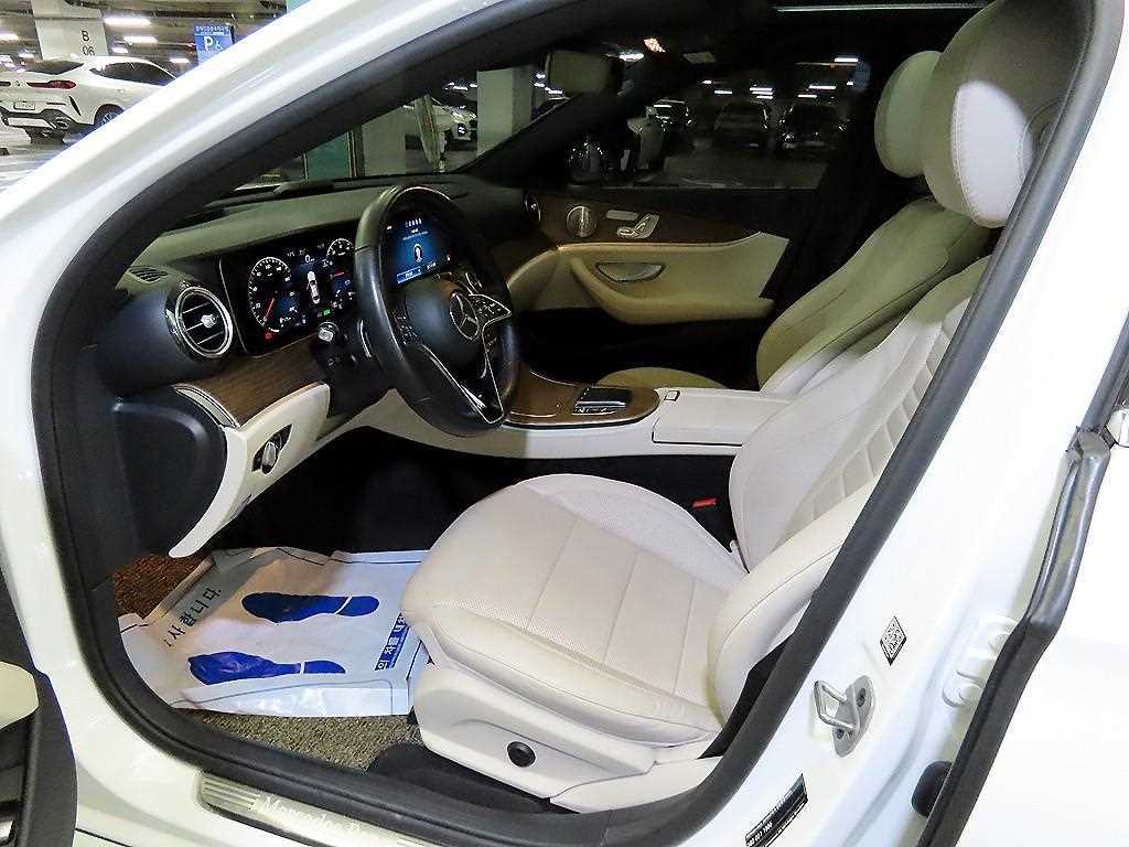 Mercedes Benz E class - Vista 7