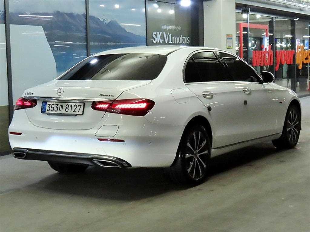 Mercedes Benz E class - Vista 5