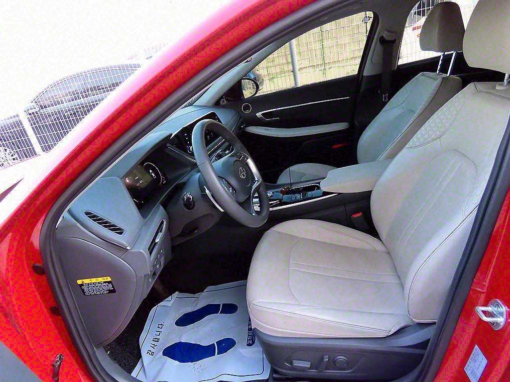 HYUNDAI Sonata - Vista 9