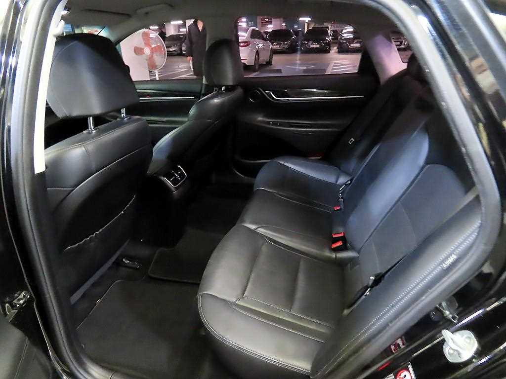 HYUNDAI Grandeur - Vista 7