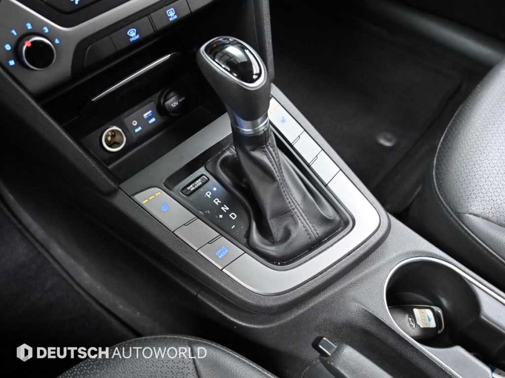 HYUNDAI Avante - Vista 9