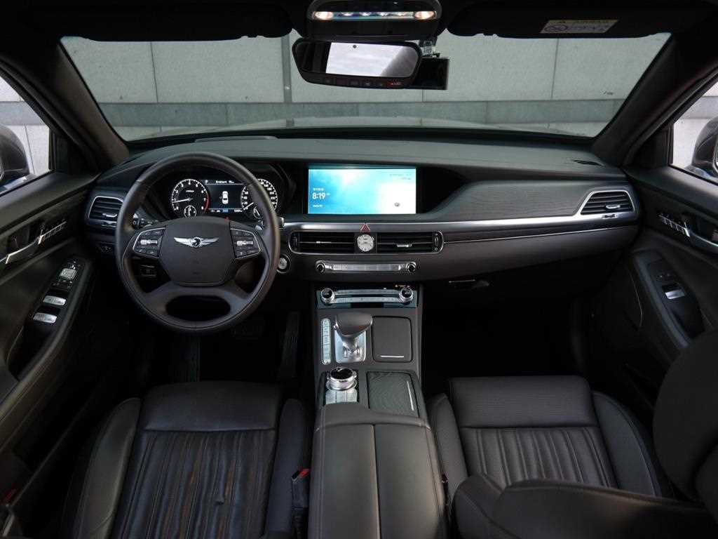 Genesis G90 - Vista 12