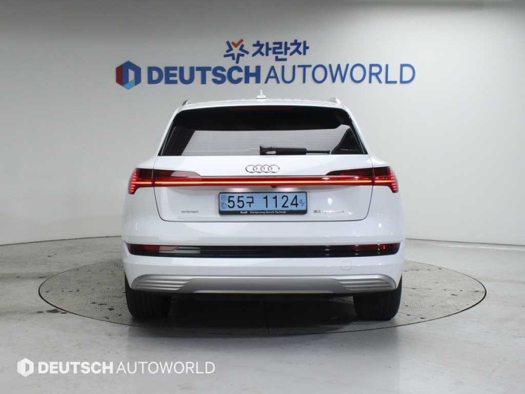 Audi e-Tron - Vista 4