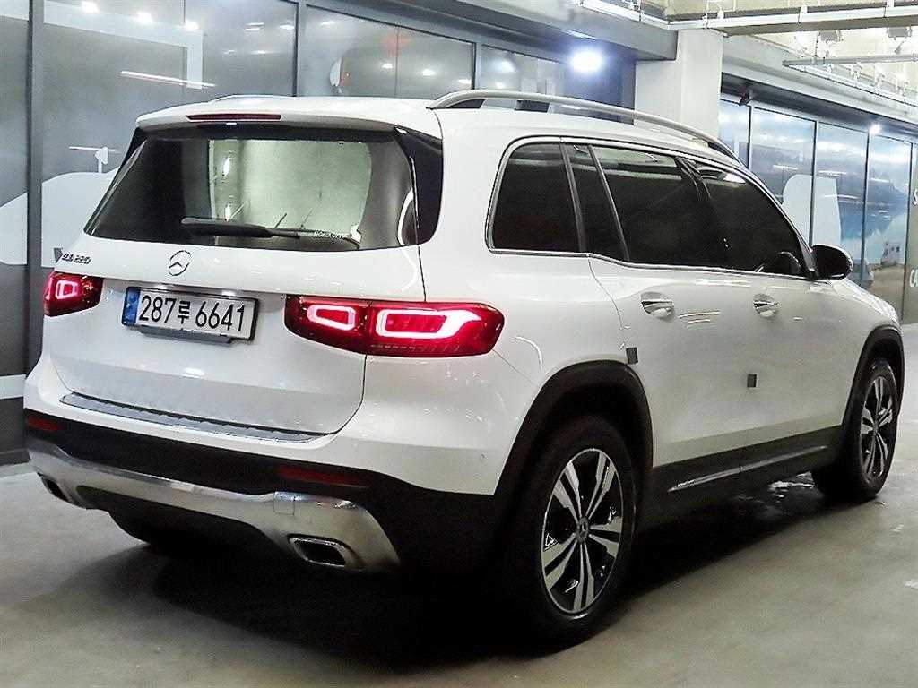 Mercedes Benz GLB Class - Vista 4