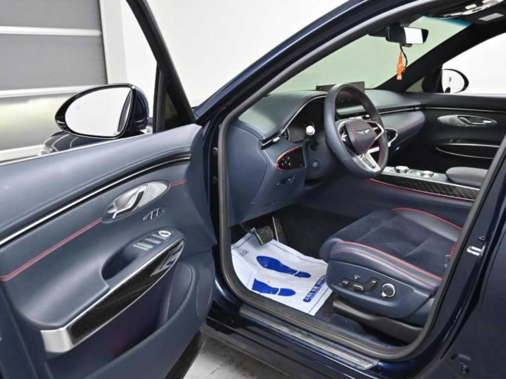 Genesis GV70 - Vista 11