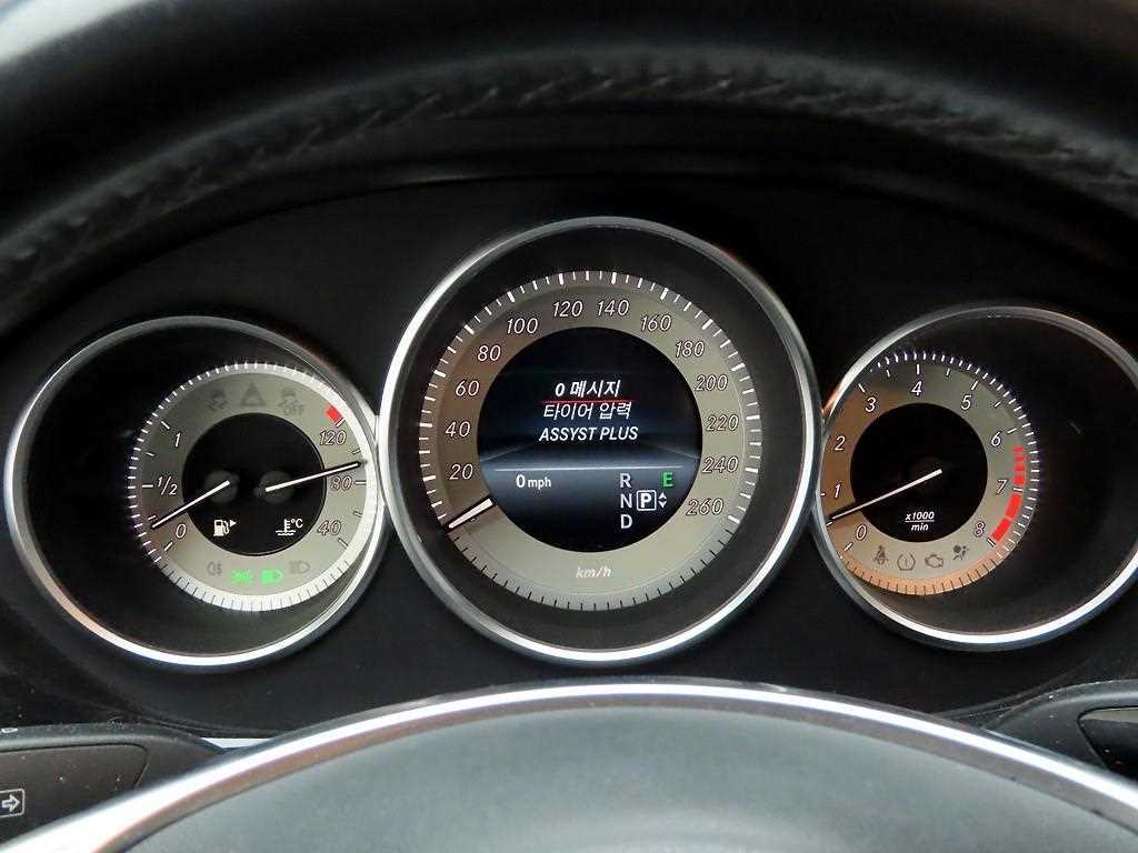 Mercedes Benz CLS Class - Vista 6