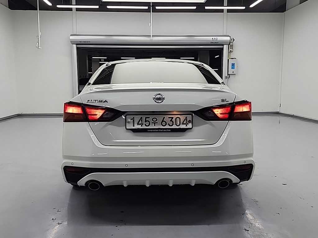 Nissan Altima - Vista 3