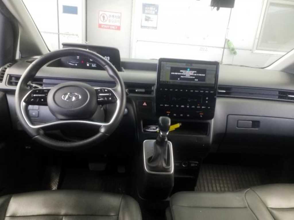 HYUNDAI Staria - Vista 4