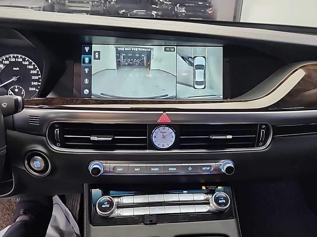 Genesis G90 - Vista 11