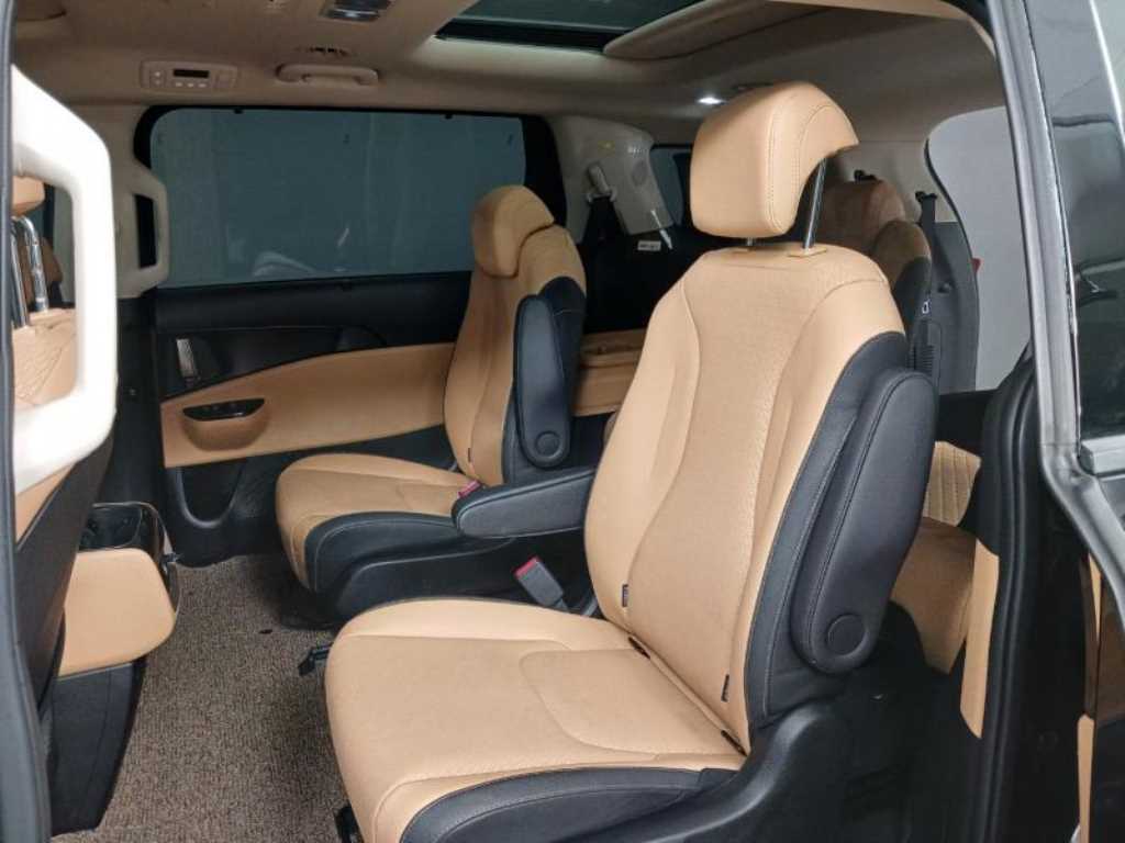 KIA Carnival - Vista 7