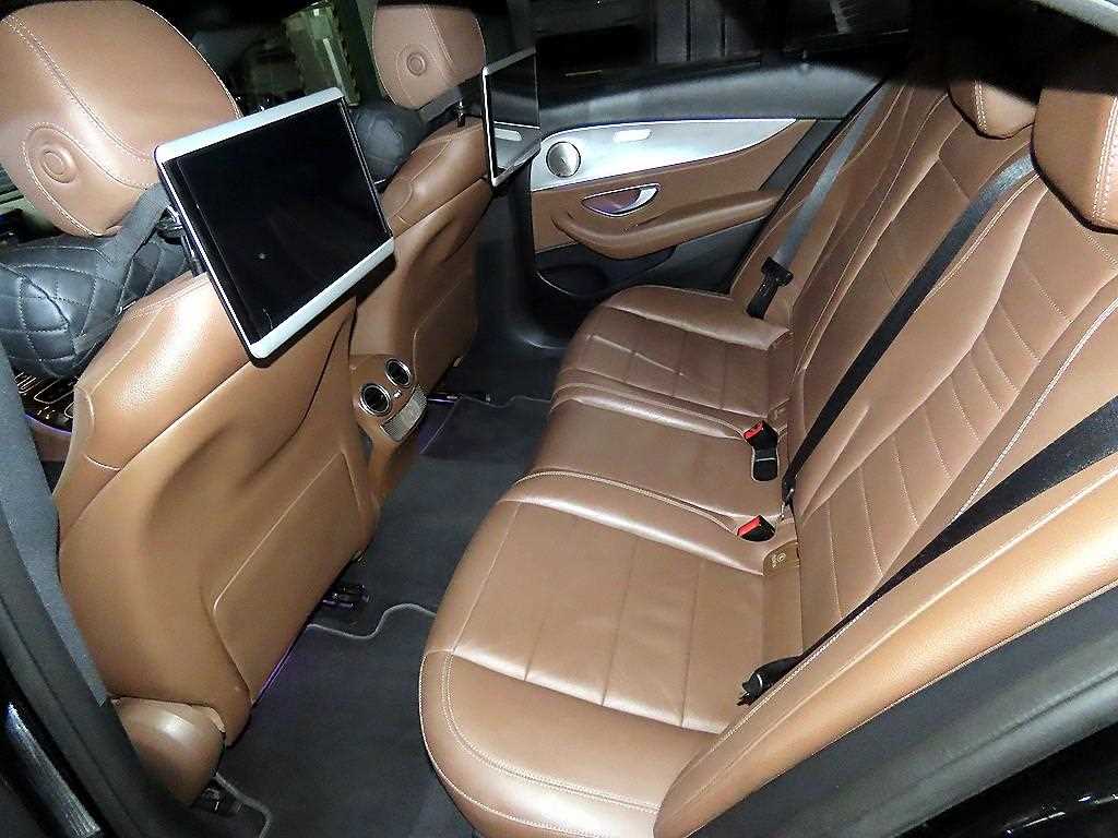 Mercedes Benz E class - Vista 8