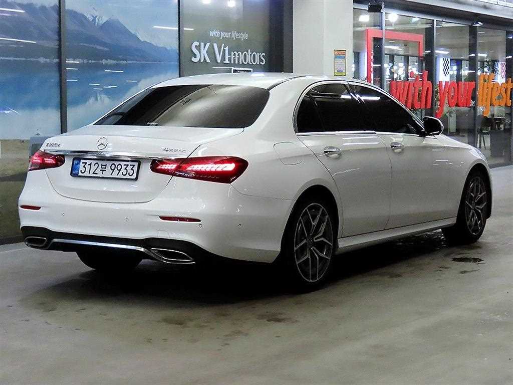 Mercedes Benz E class - Vista 4