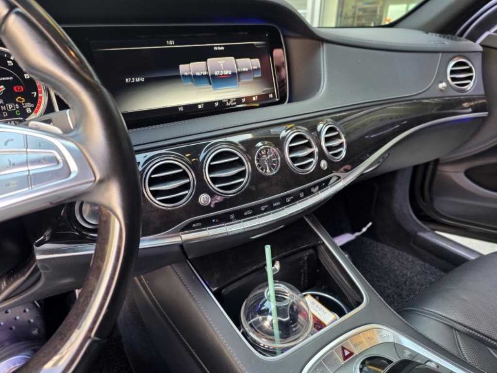 Mercedes Benz S Class - Vista 5