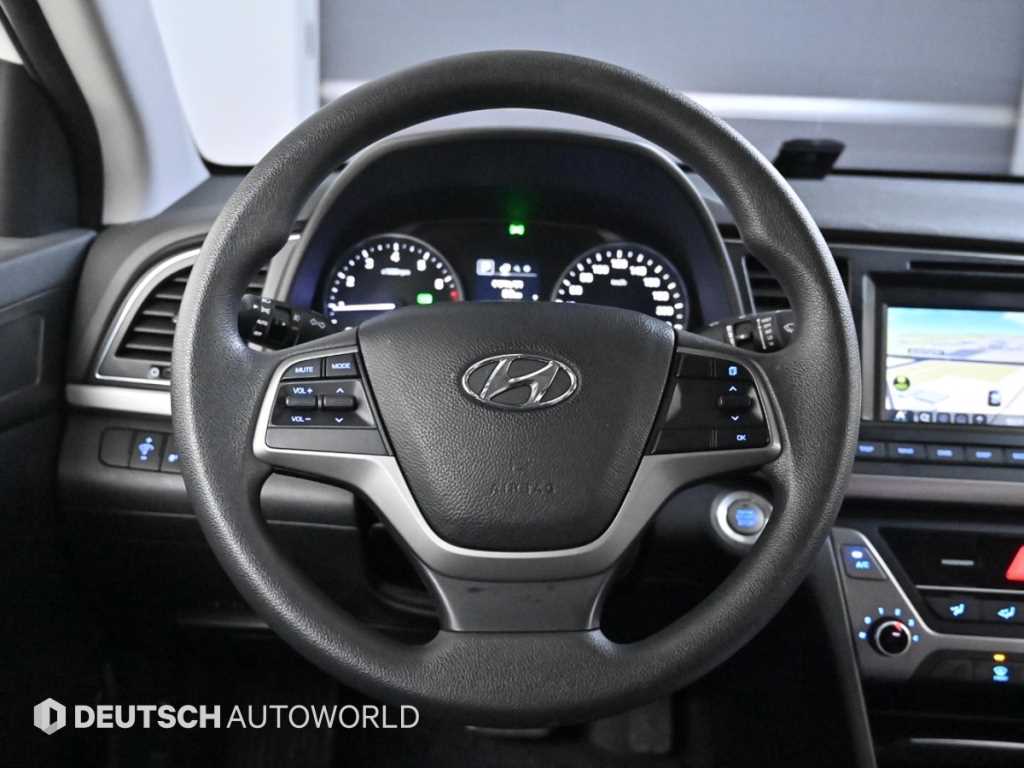 HYUNDAI Avante 2017 Blanco - Importación desde Corea - HF Imports Iquique - Foto 13