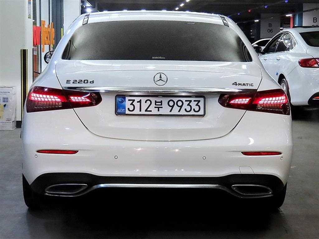 Mercedes Benz E class - Vista 5