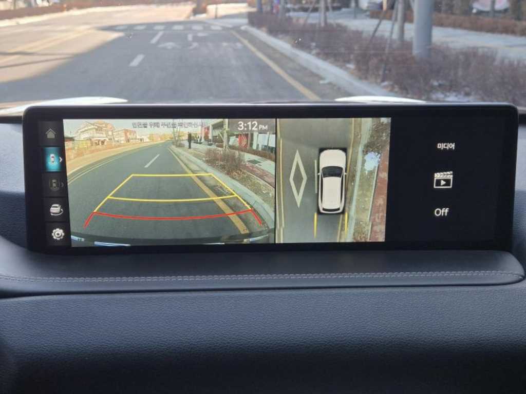 Genesis GV80 - Vista 8