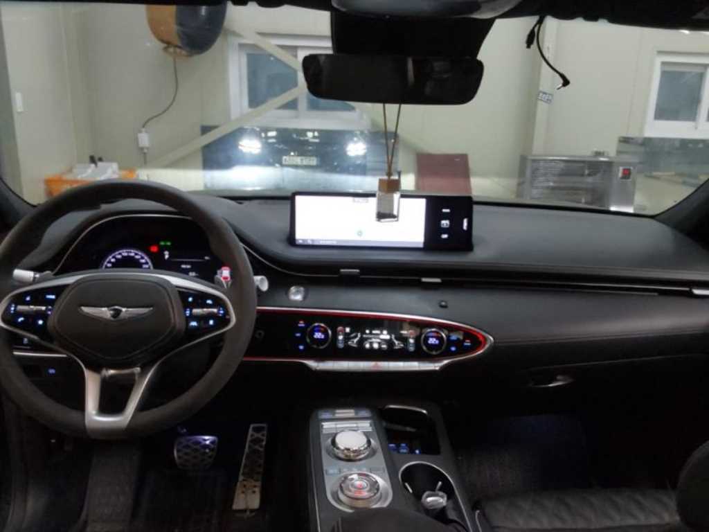 Genesis GV70 - Vista 6