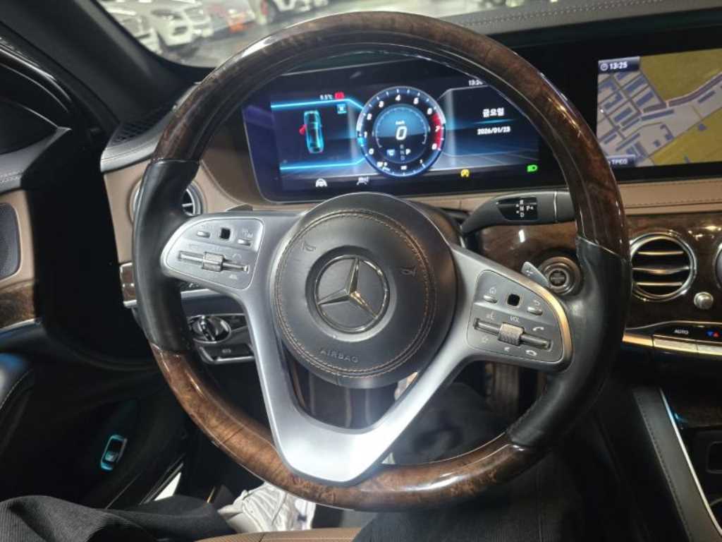 Mercedes Benz S Class - Vista 11