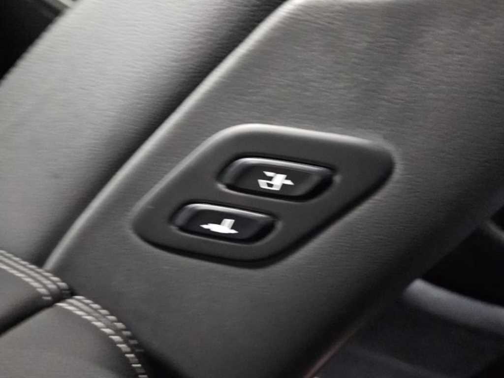 Genesis G80 - Vista 10