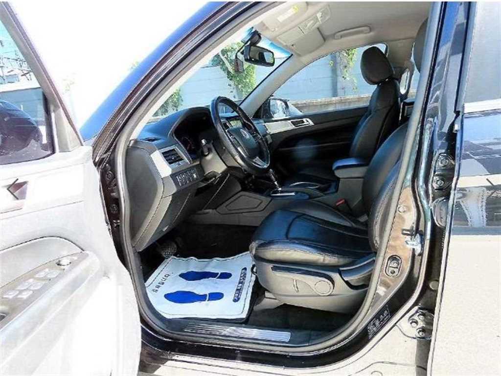 Ssangyong Rexton - Vista 5