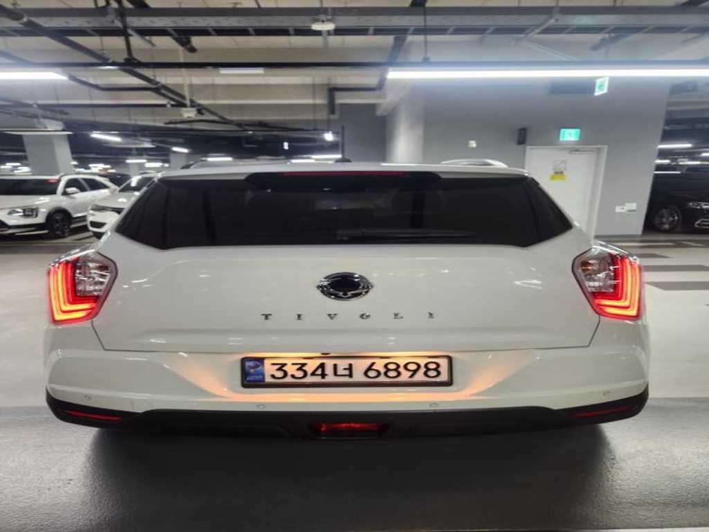 Ssangyong Tivoli - Vista 2