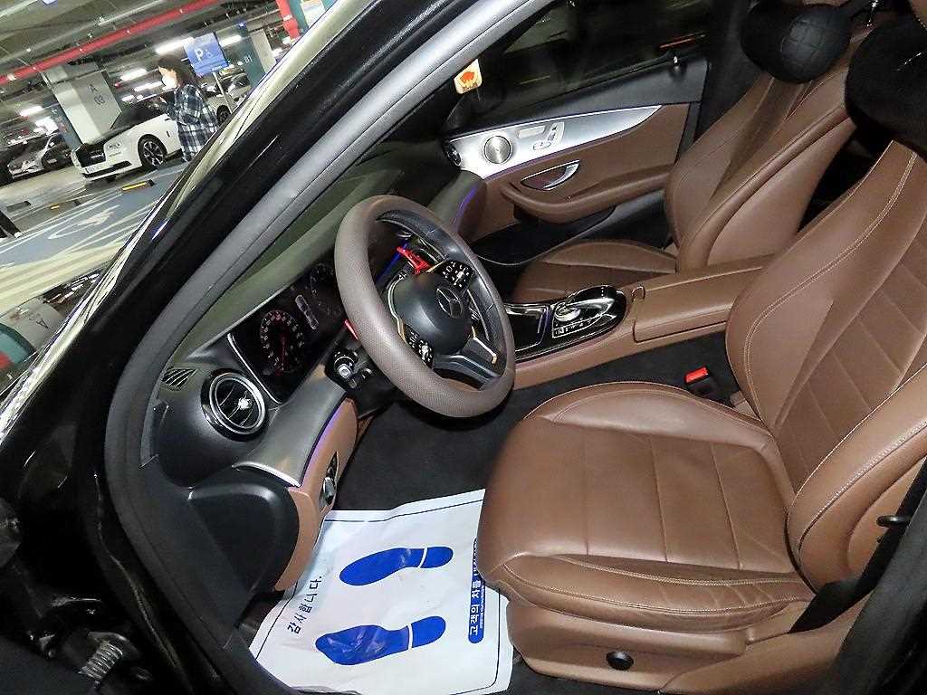 Mercedes Benz E class - Vista 7