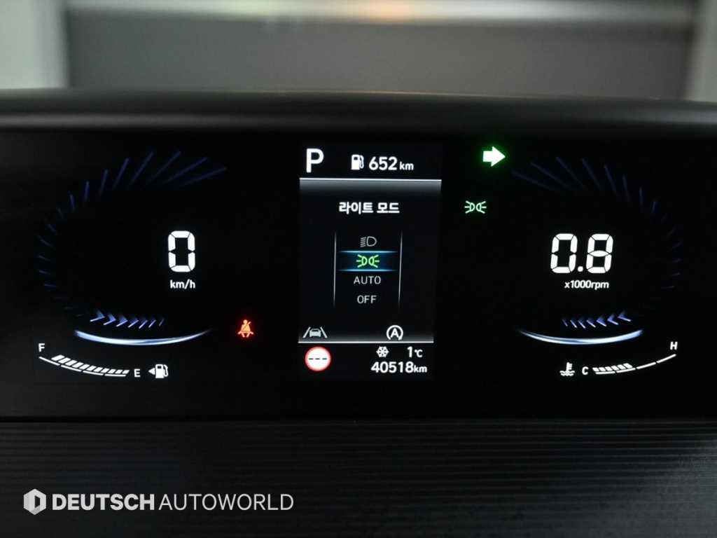 HYUNDAI Staria - Vista 8