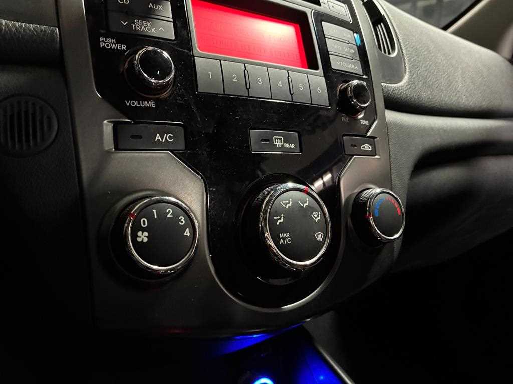 KIA Forte 2011 Blanco - Importación desde Corea - HF Imports Iquique - Foto 16