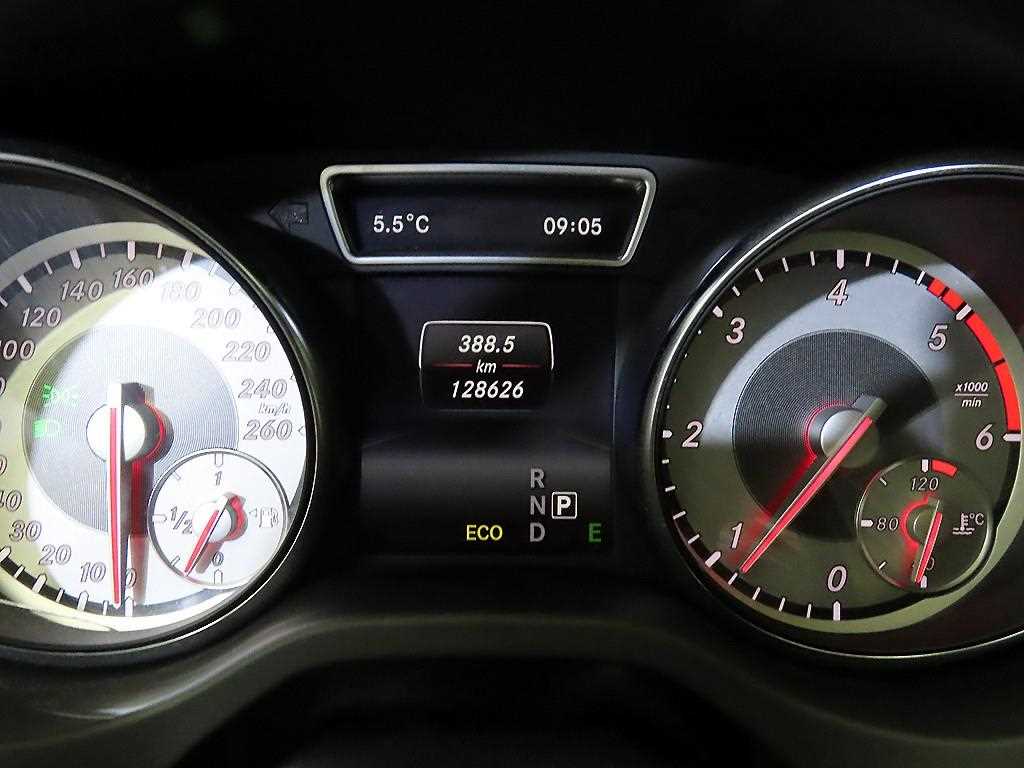 Mercedes Benz GLA Class - Vista 9