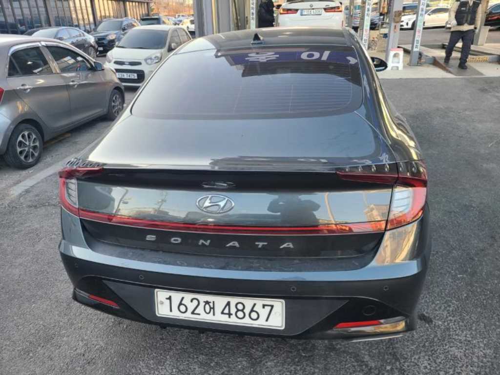 HYUNDAI Sonata - Vista 3