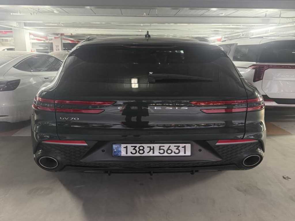 Genesis GV70 - Vista 2