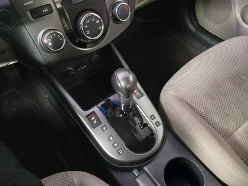 KIA Forte 2010 Plateado - Importación desde Corea - HF Imports Iquique - Foto 16