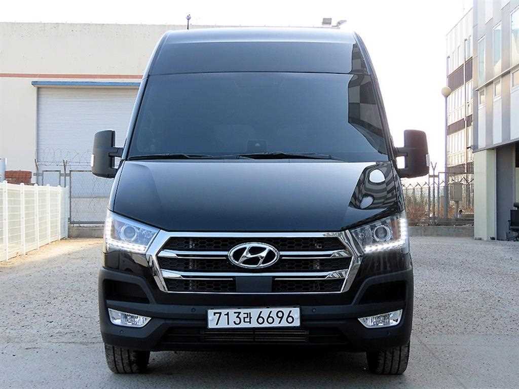 HYUNDAI Solati 2025 Negro - Importación desde Corea - HF Imports Iquique - Foto 1
