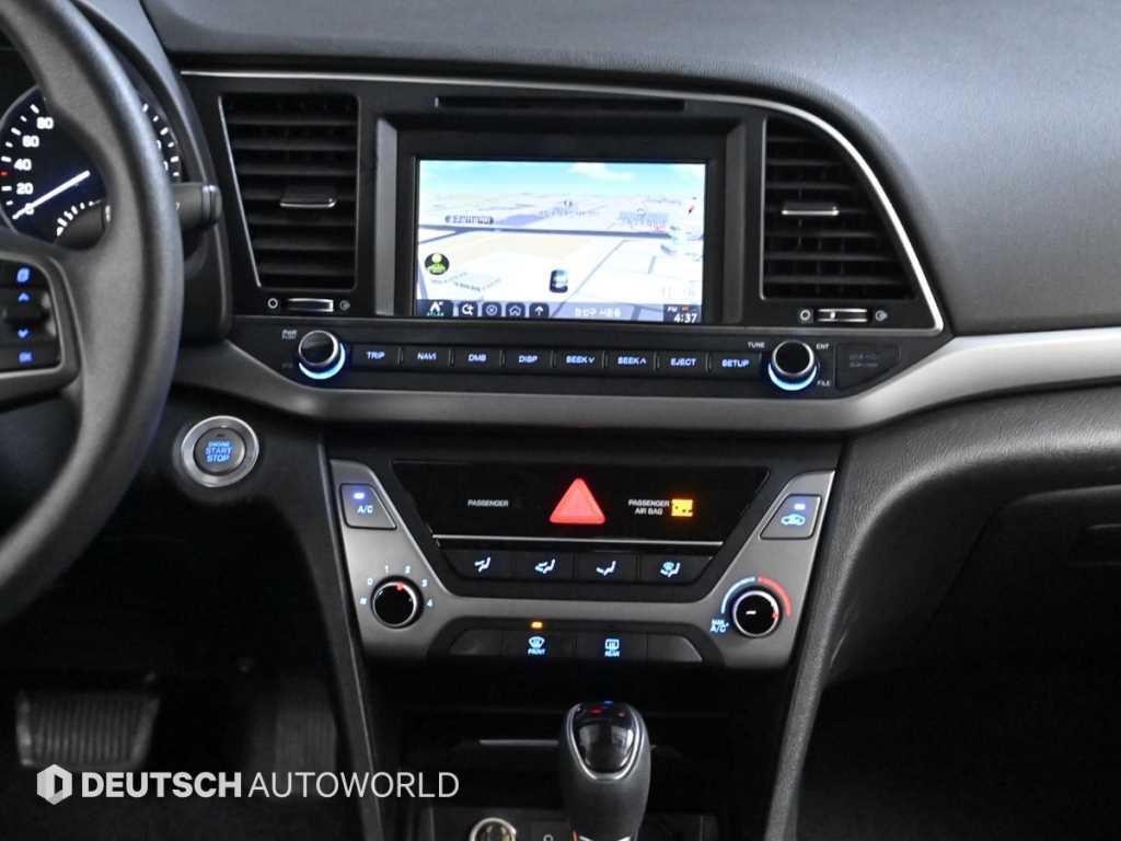 HYUNDAI Avante 2017 Blanco - Importación desde Corea - HF Imports Iquique - Foto 14