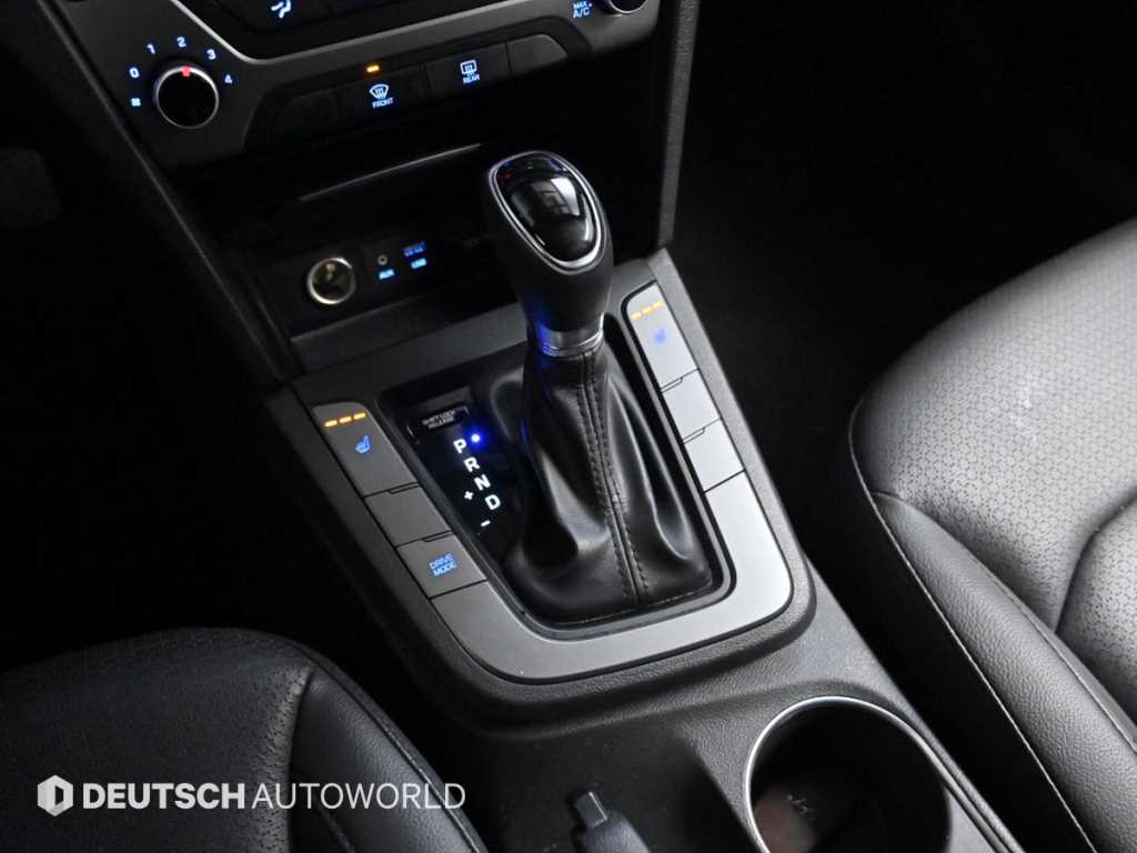 HYUNDAI Avante - Vista 9