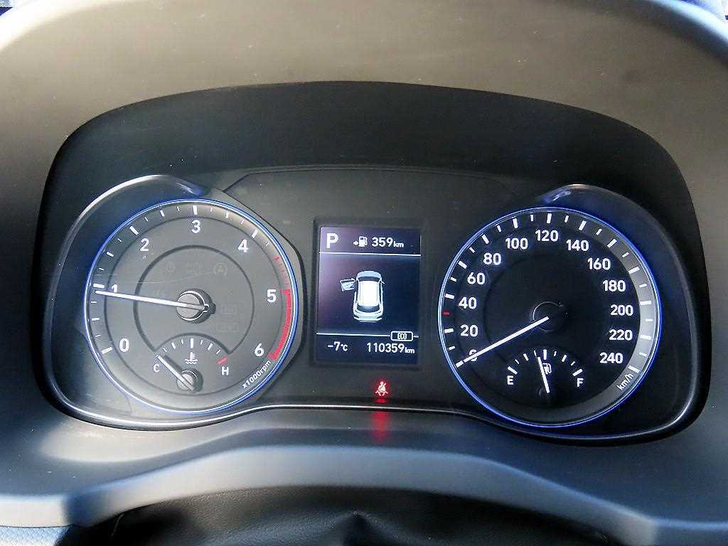 HYUNDAI Kona - Vista 9