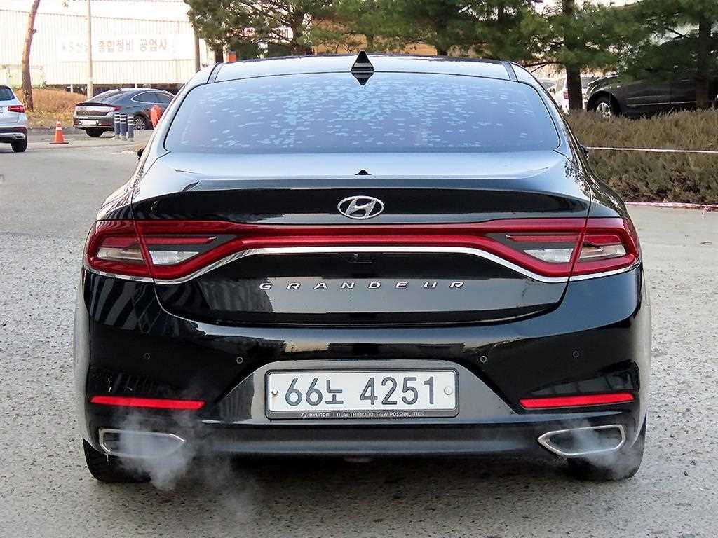 HYUNDAI Grandeur - Vista 4