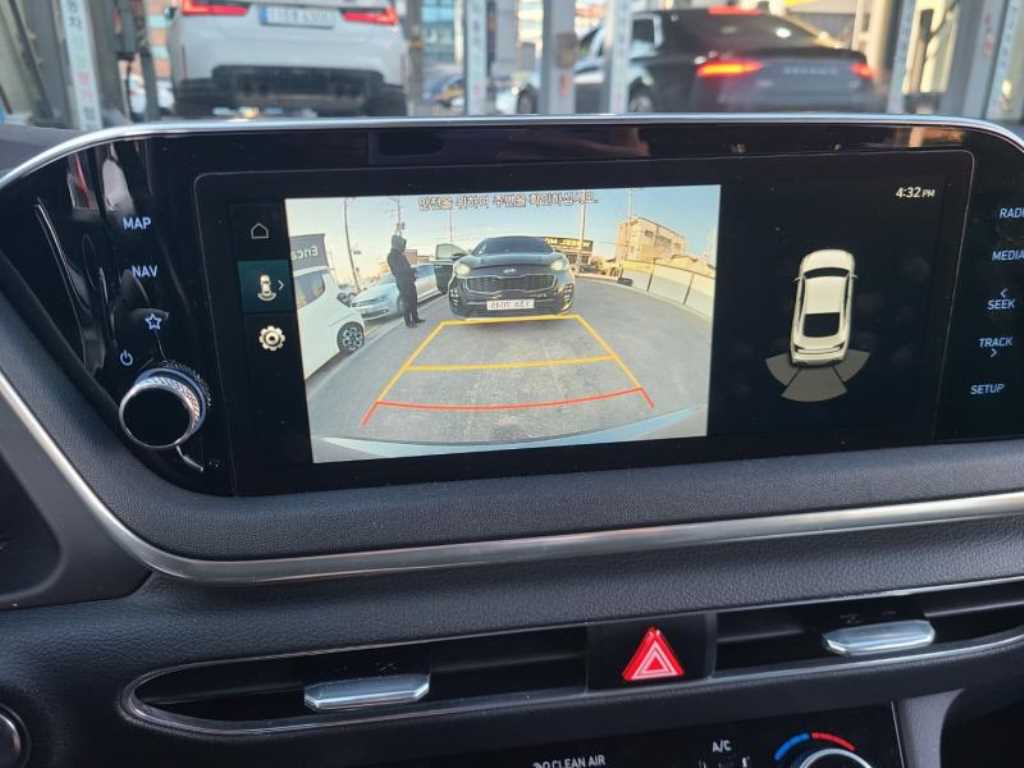 HYUNDAI Sonata - Vista 12